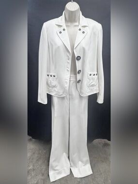 White Women's Two-Piece Pants Suit- Blazer & Wide-Leg Trousers by Penta Vintage